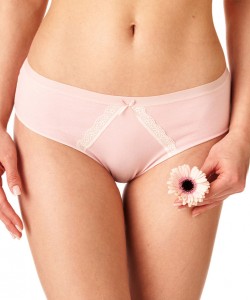 Комплект жіночих бавовняних трусиків бікіні з принтом та мереживним оздобленням (2 шт. різних кольорів) Key LPN 641 B22 Комплект жіночих бавовняних трусиків бікіні з принтом та мереживним оздобленням (2 шт. різних кольорів) Key LPN 641 B22