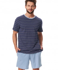 Чоловіча піжама / домашній комплект з м'якої бавовни: смугаста футболка та однотонні шорти з кишенями Key MNS 382 A23