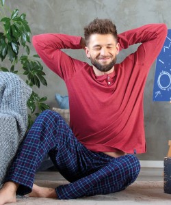 Чоловіча бавовняна піжама / домашній комплект: трикотажна кофта із застібкою на гудзики та картаті фланелеві штани з кишенями Key MNS 451 B22