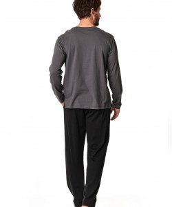 Чоловіча піжама / домашній комплект з м'якої однотонної бавовни: кофта з принтом на грудях і штани з кишенями Key MNS 865 B22 Чоловіча піжама / домашній комплект з м'якої однотонної бавовни: кофта з принтом на грудях і штани з кишенями Key MNS 865 B22