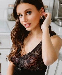 Жіноча майка з мереживним декольте Eldar Zita Жіноча майка з мереживним декольте Eldar Zita